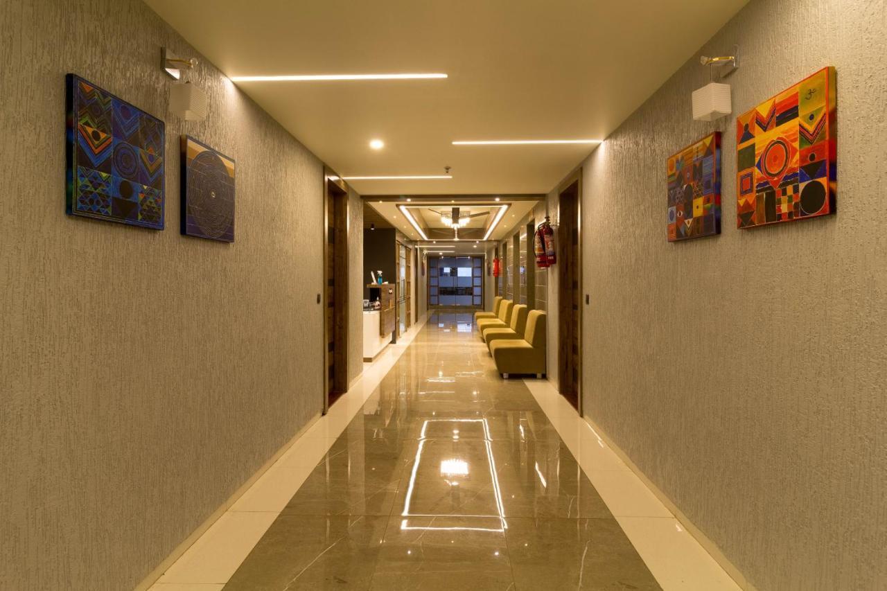Hotel Green City กันตินาการ์ ภายนอก รูปภาพ